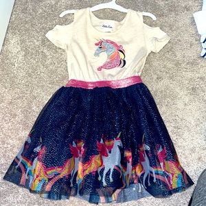 Girls size 5 dress. Non smoking. No pets. Worn once.